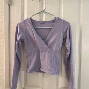 Brandy Melville John Galt Lavender V Neck Cropped Long Sleeve